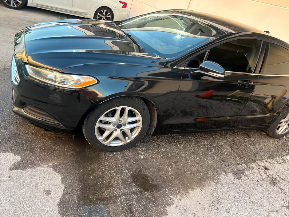 2015 Ford Fusion SE Sedan