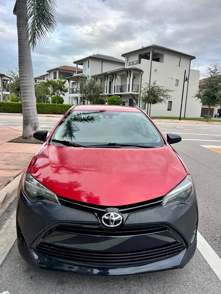 2018 Toyota Corolla LE Sedan