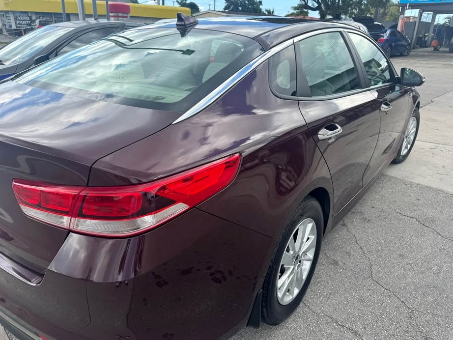 2016 Kia Optima SE Sedan