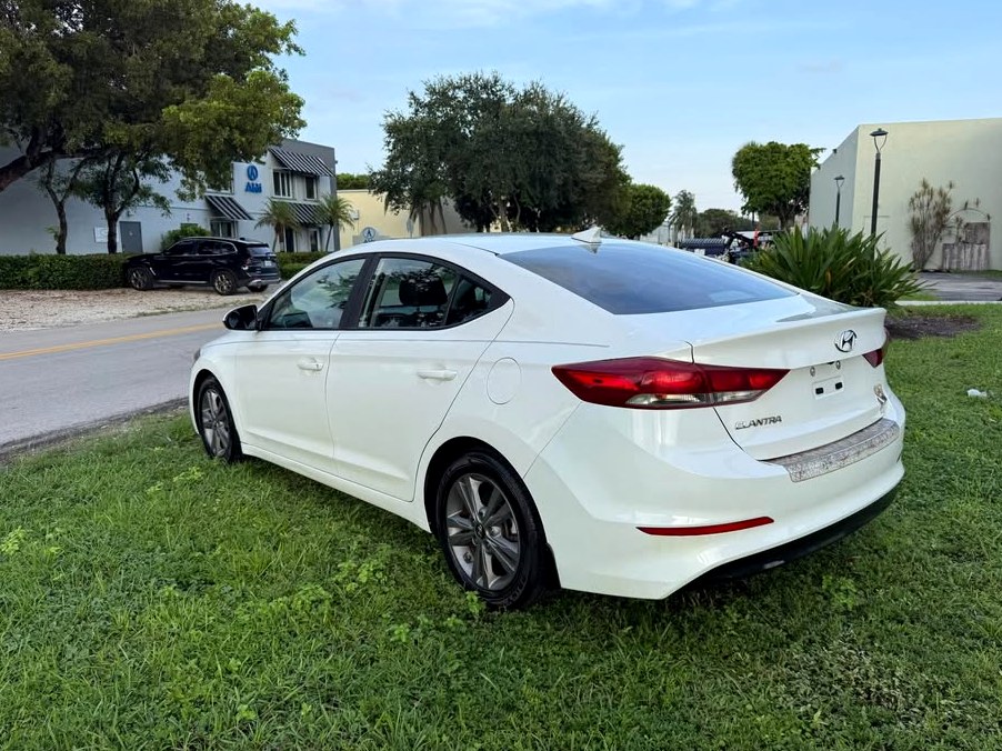 2018 Hyundai Elantra SEL Sedan