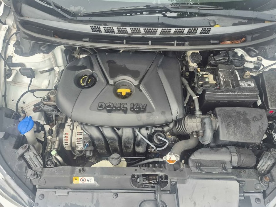 2016 Hyundai Elantra SE Sedan