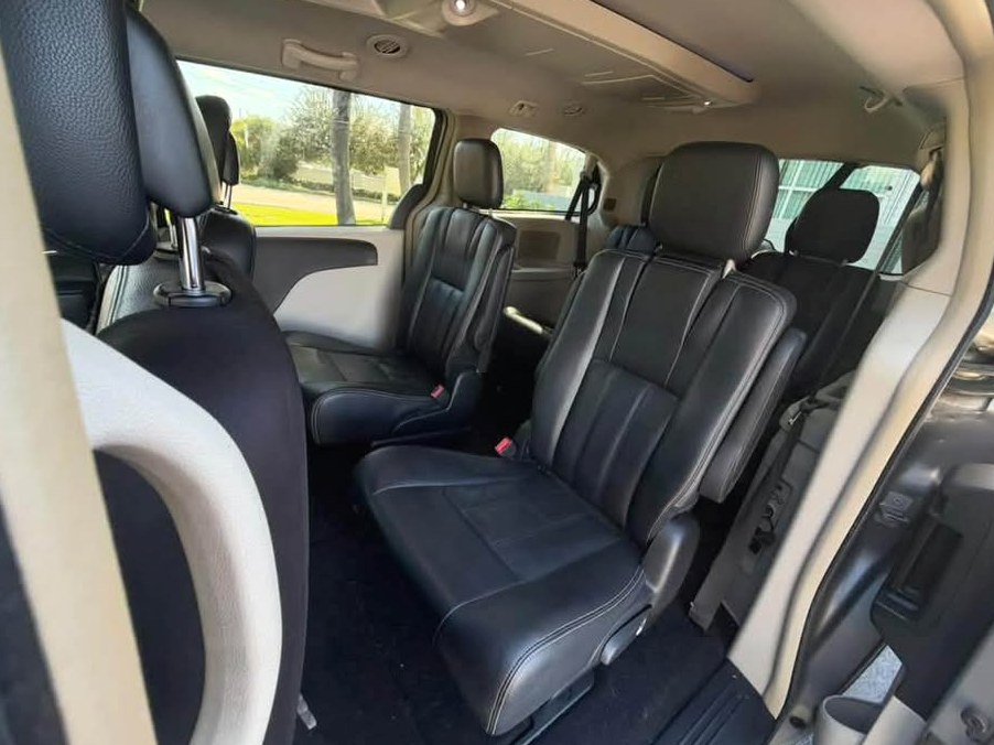 2016 Chrysler Town & country