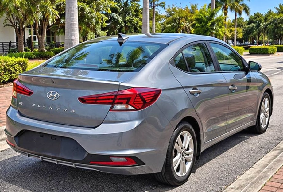 2019 Hyundai Elantra SEL Sedan