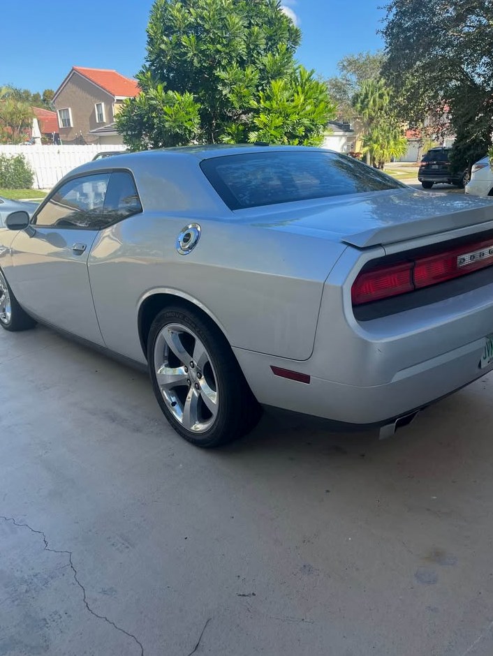 2012 Dodge Challenger R/T Coupe