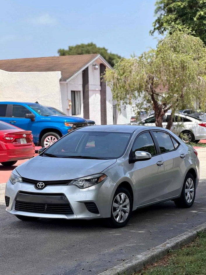 2014 Toyota Corolla LE Sedan