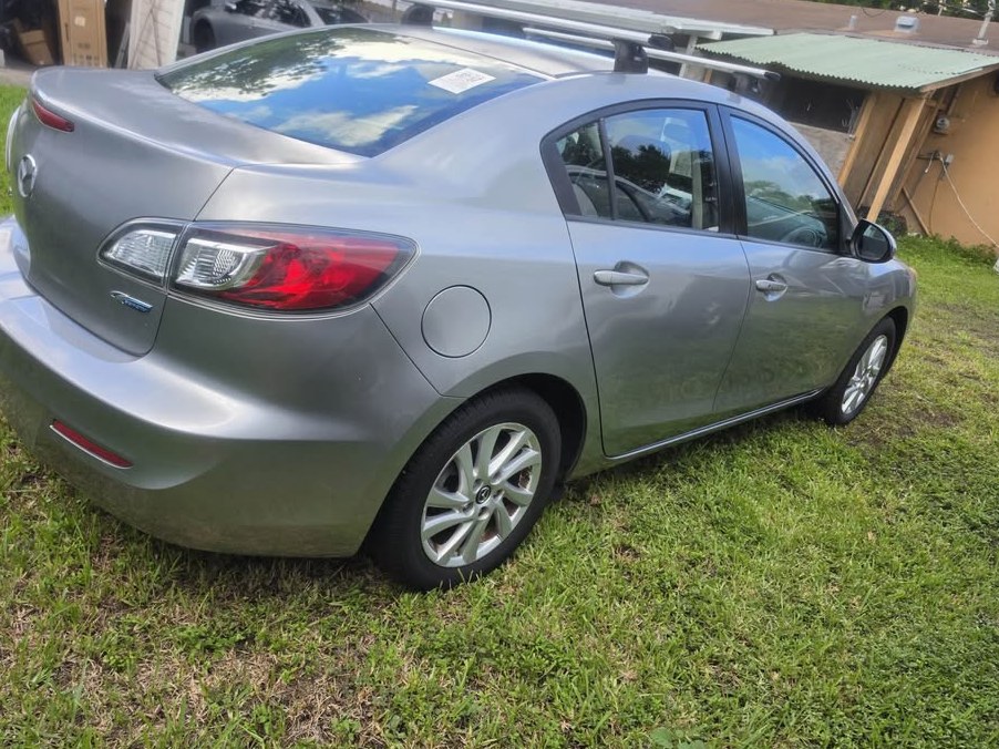 2013 Mazda 3 i Touring