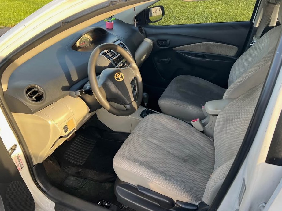 2008 Toyota Yaris LE Hatchback