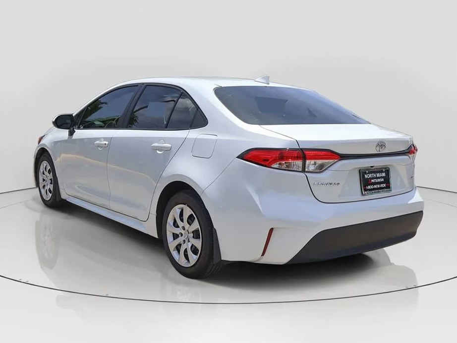 2025 Toyota Corolla le beige