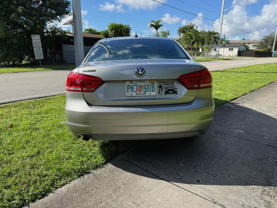 2014 Volkswagen Passat 1.8T S