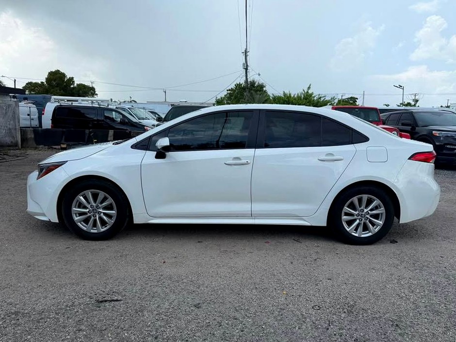 2023 Toyota Corolla SE Sedan