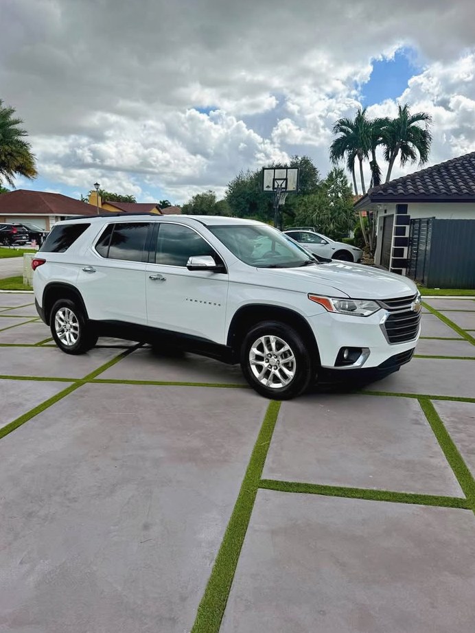 2020 Chevrolet Traverse LT Sport