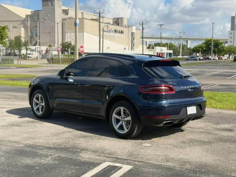 2017 Porsche 2233878893526787 macan