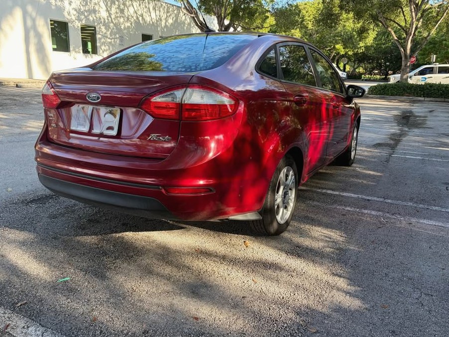 2016 Ford Fiesta SE Sedan