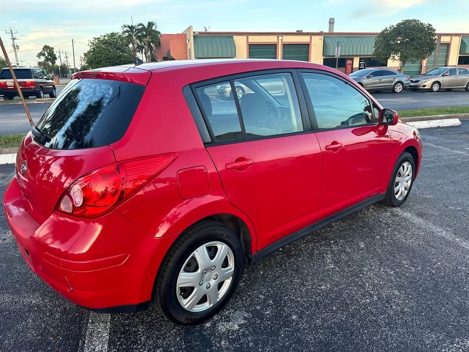 2012 Nissan Versa S Hatchback