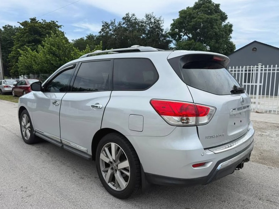 2016 Nissan Pathfinder LE Platinum