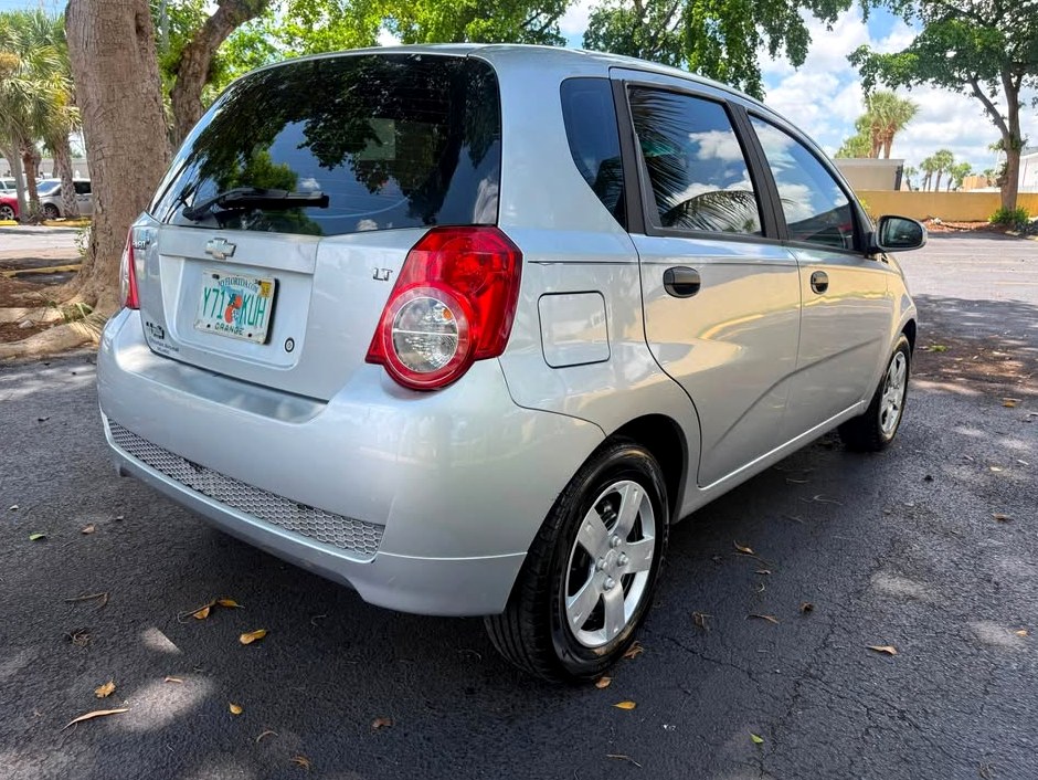 2011 Chevrolet Aveo LT Hatchback