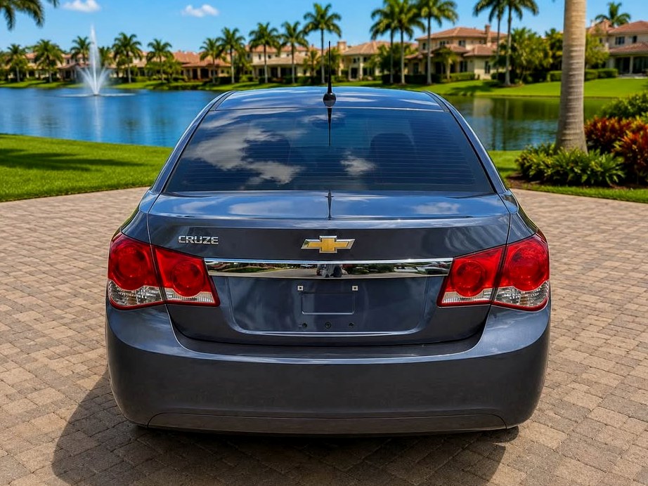 2014 Chevrolet Cruze LS Sedan