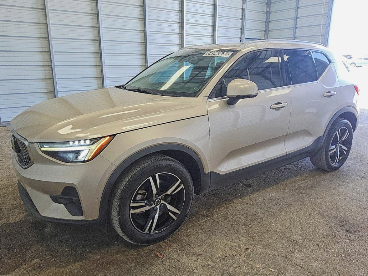 2023 Volvo Xc40