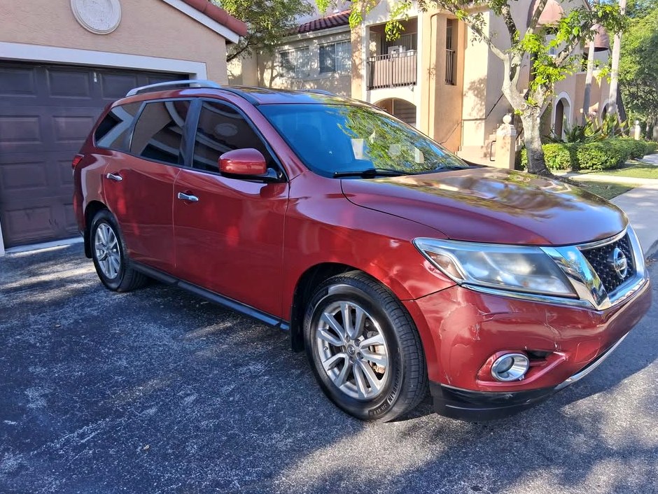 2014 Nissan Pathfinder SV Sport