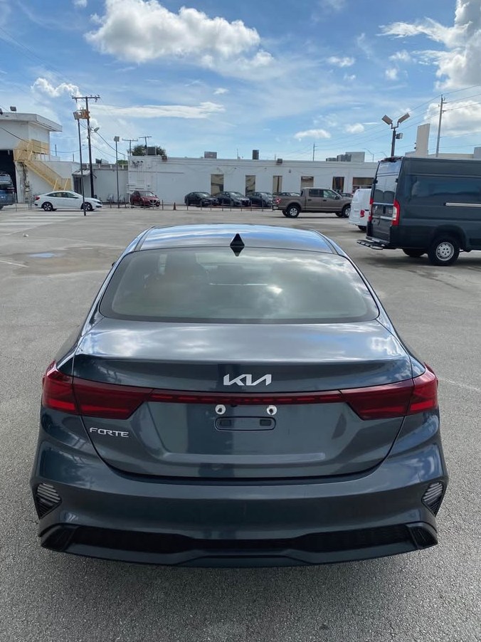 2022 Kia Forte LXS Sedan