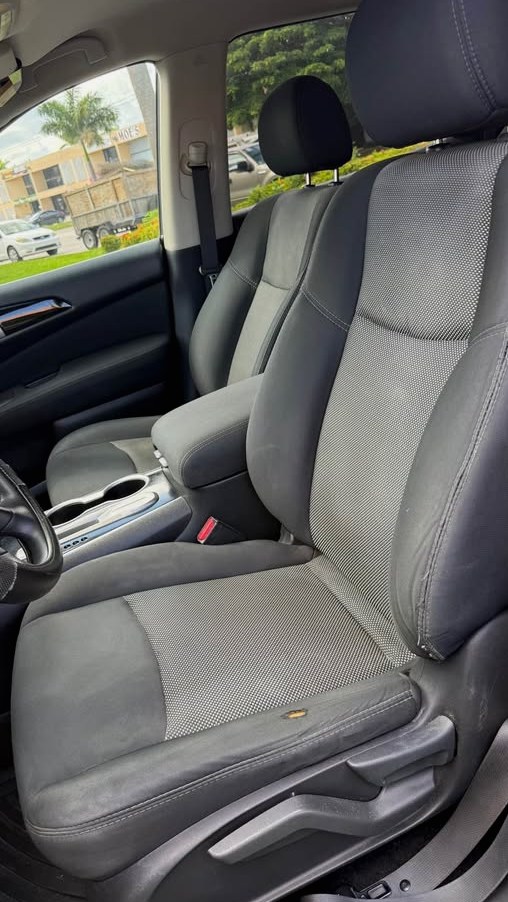 2017 Nissan Pathfinder SV Sport