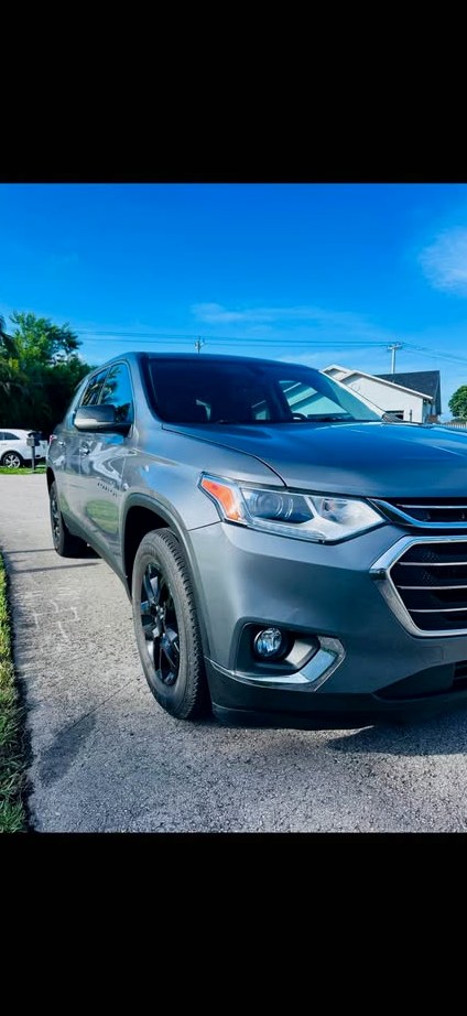 2021 Chevrolet Traverse LT Sport