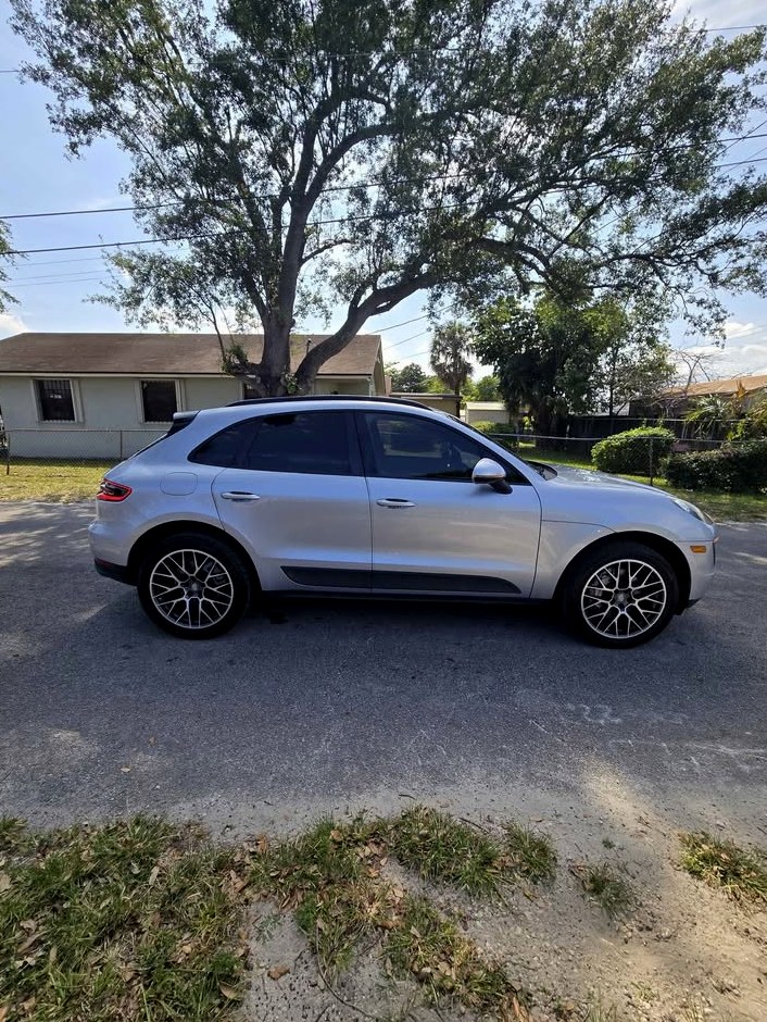 2015 Porsche Macan Sport Utility
