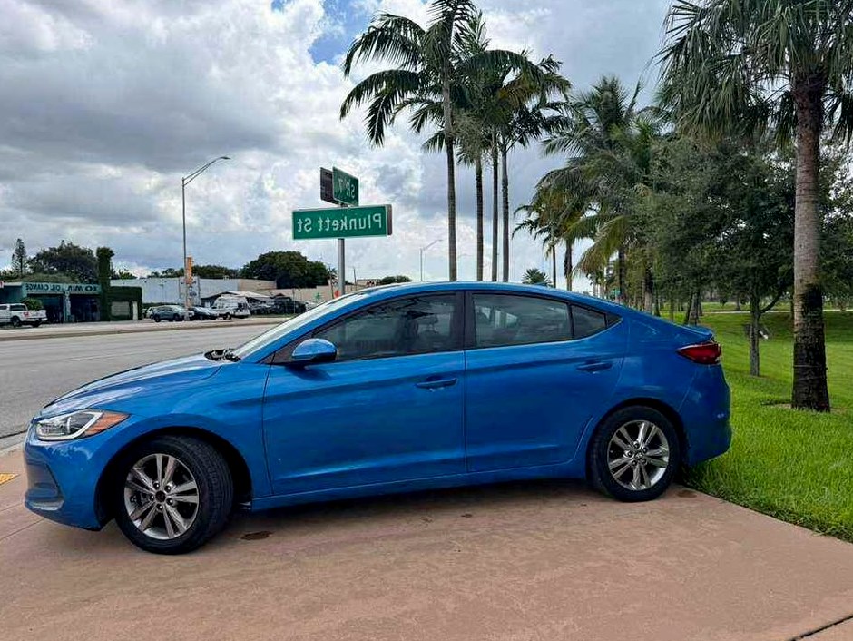2017 Hyundai Elantra Blue HEV