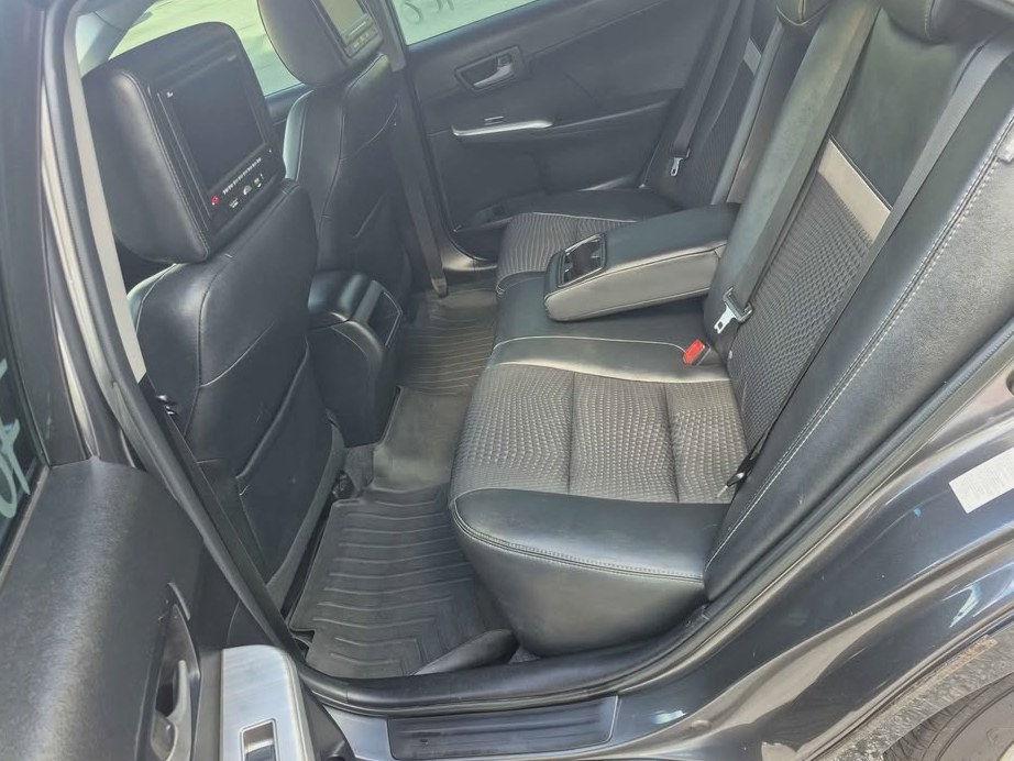 2012 Toyota Camry SE Sedan
