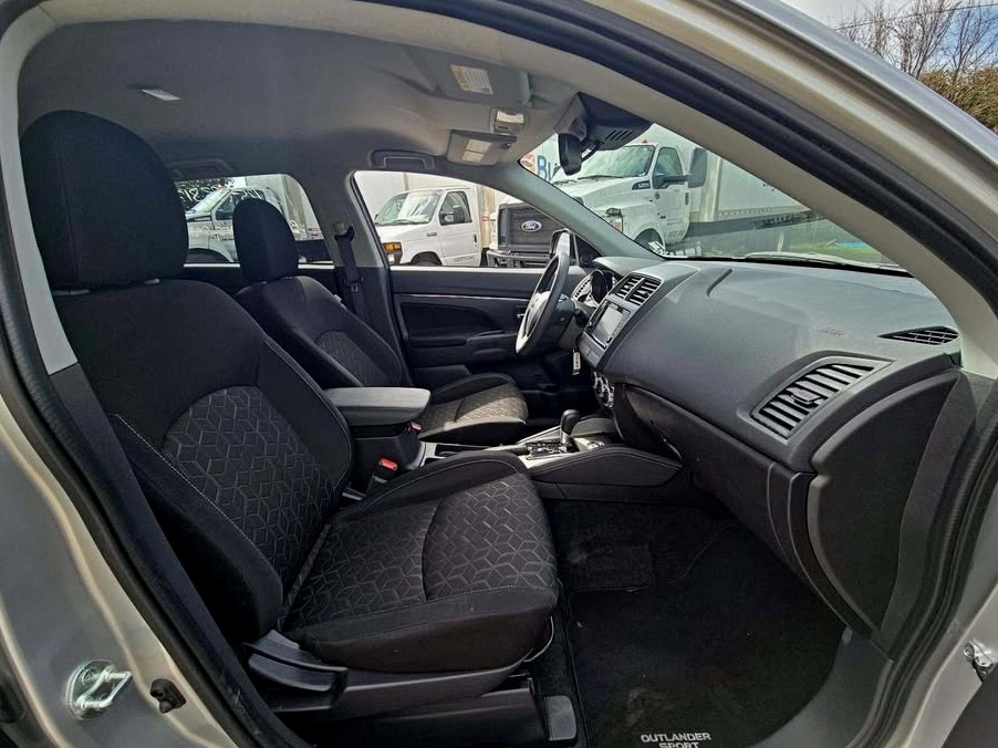 2025 Mitsubishi Outlander sport (147)