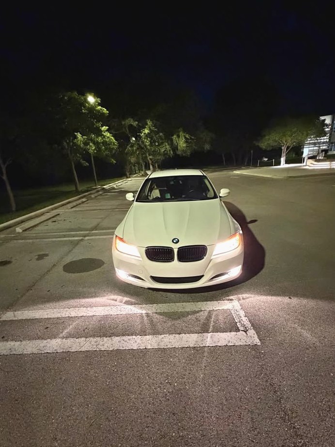 2011 BMW 3 series 318i