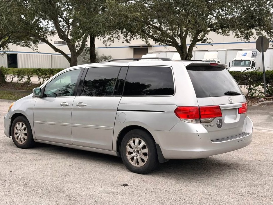 2010 Honda Odyssey LX Minivan