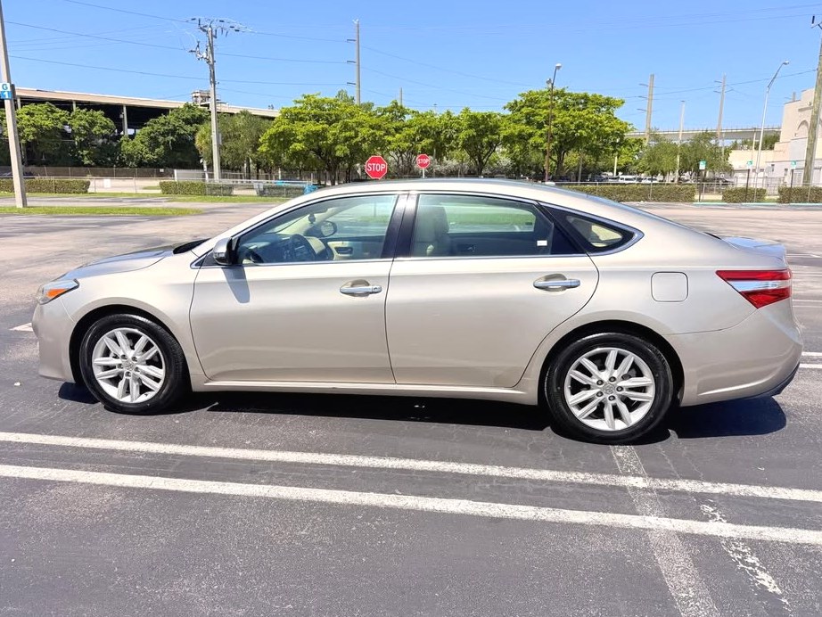 2014 Toyota Avlaon