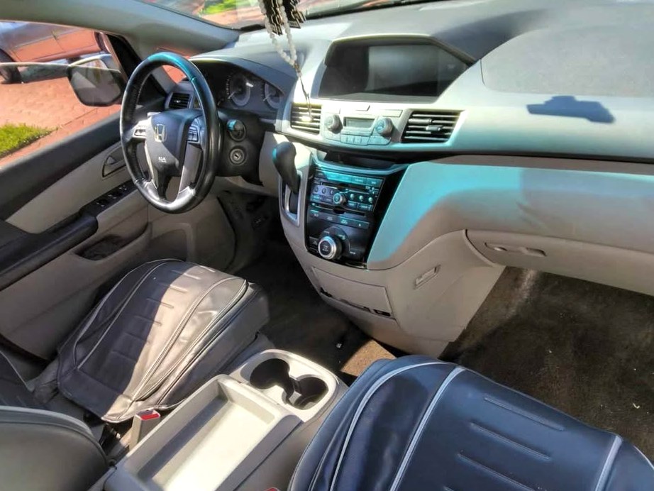 2012 Honda Odyssey LX Minivan