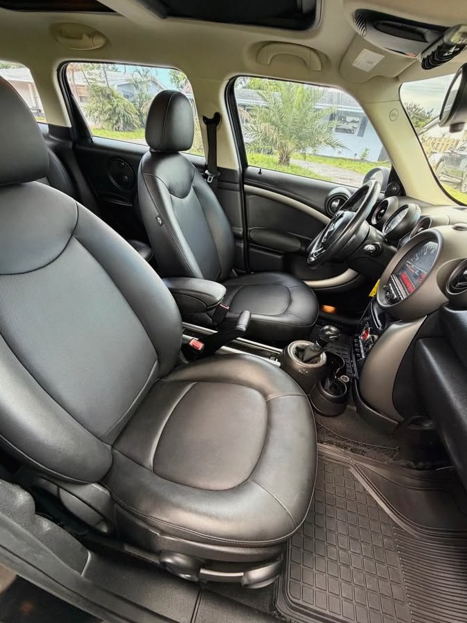 2011 Mini Countryman Cooper Hatchback
