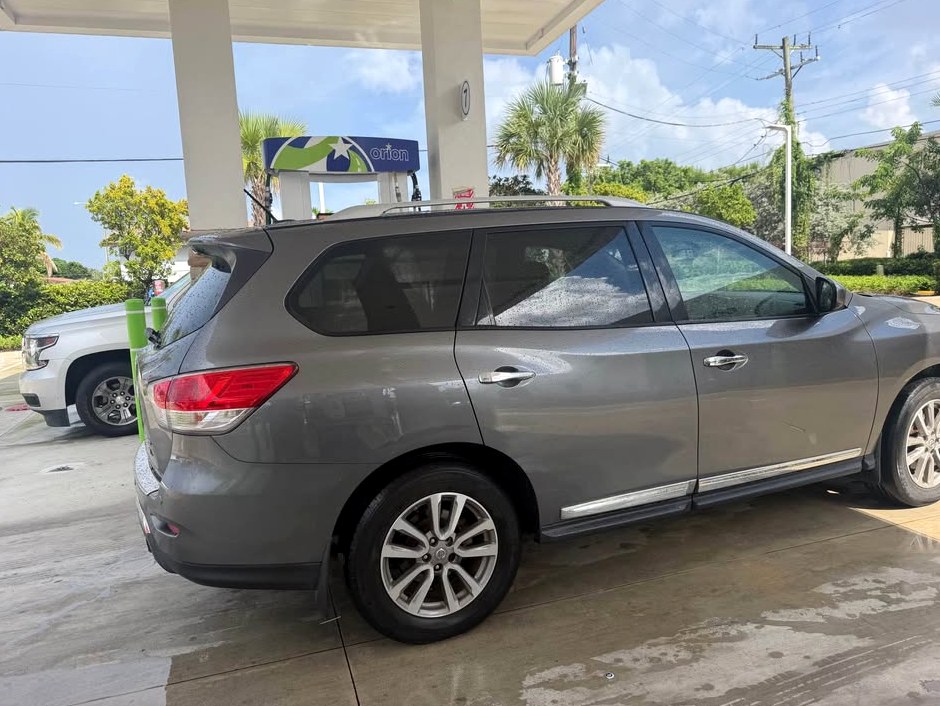 2016 Nissan Pathfinder LE Platinum