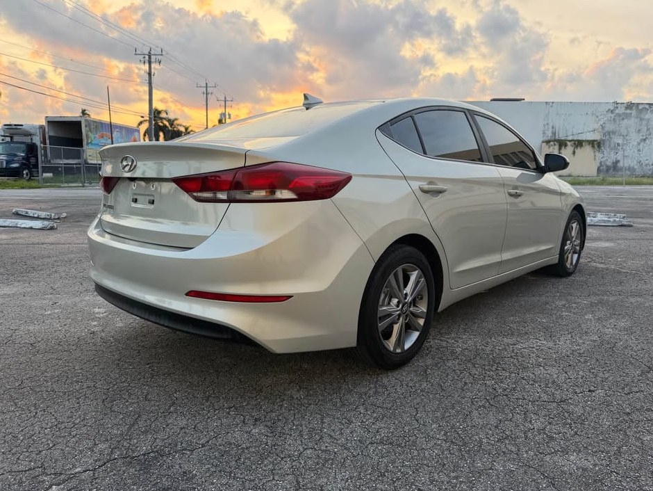 2018 Hyundai Elantra SEL Sedan