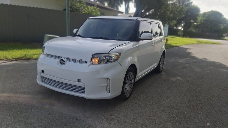 2014 Scion Xb Hatchback 4D