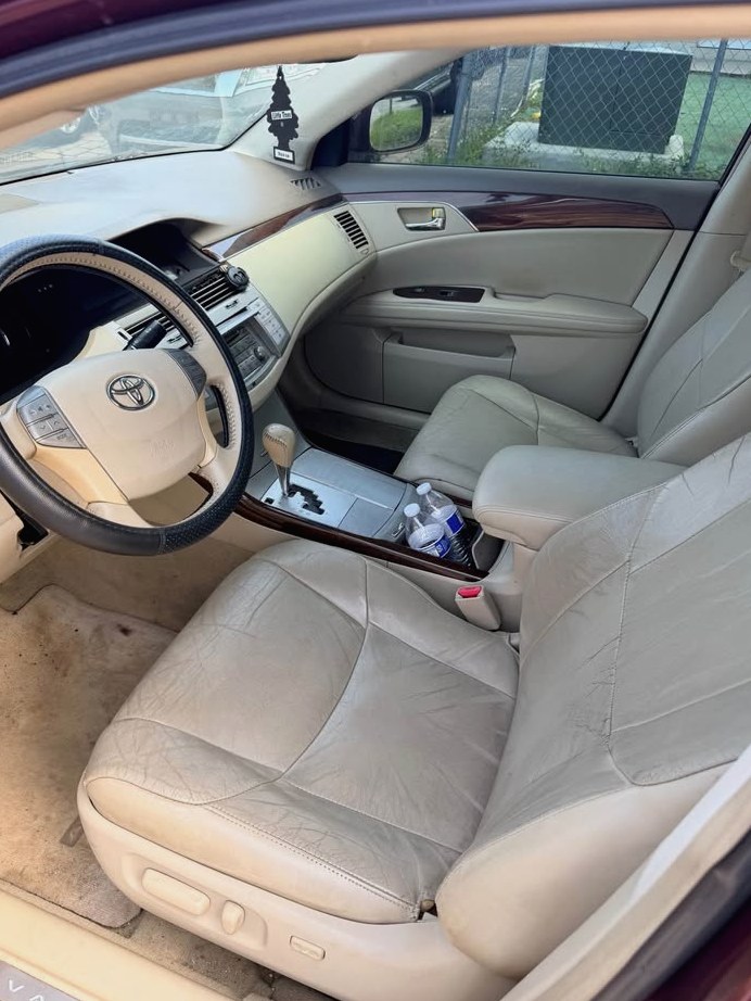 2010 Toyota Avalon Sedan 4D
