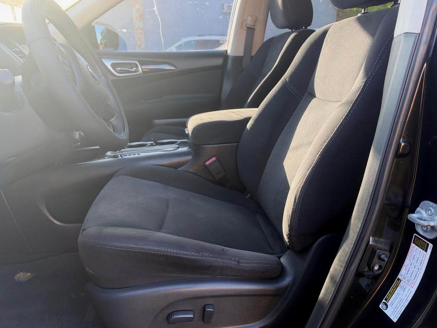 2016 Nissan Pathfinder SV Sport
