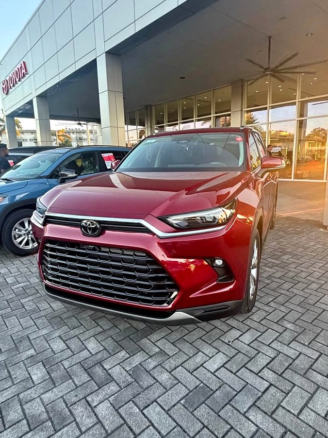 2026 Toyota Highlander Limited Sport