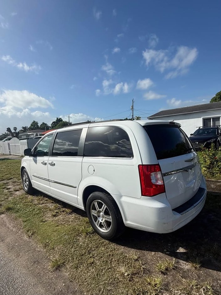 2016 Chrysler Town & country