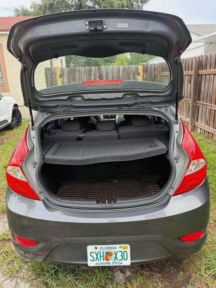 2012 Hyundai Accent SE Hatchback