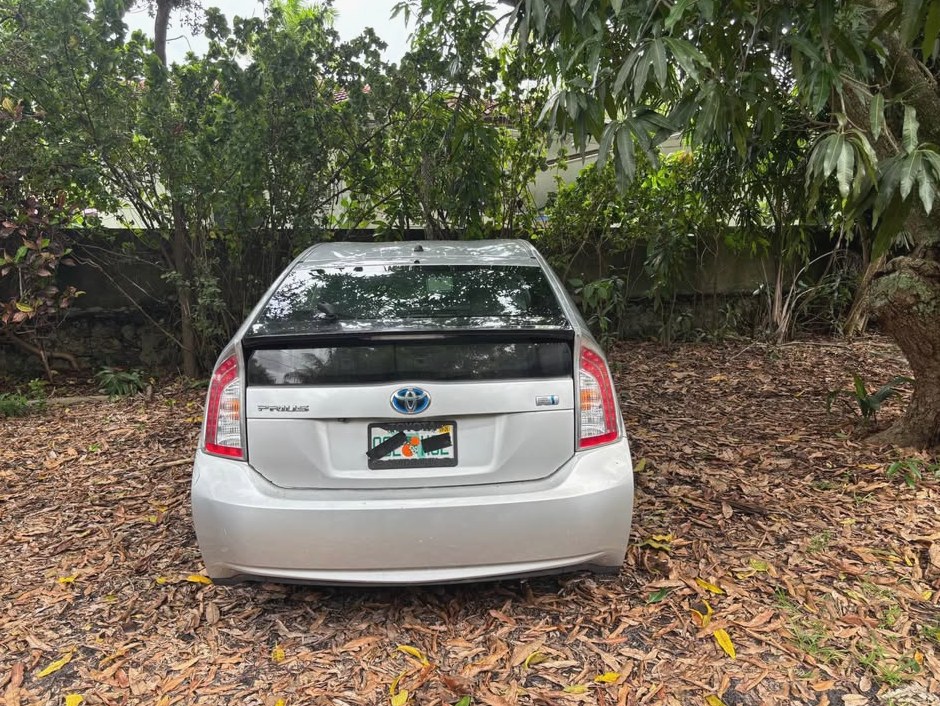 2015 Toyota Prius Five Hatchback