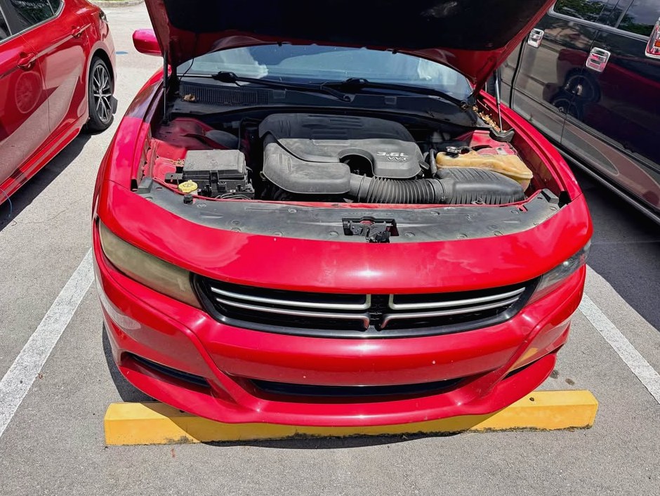 2015 Dodge Charger SE Sedan