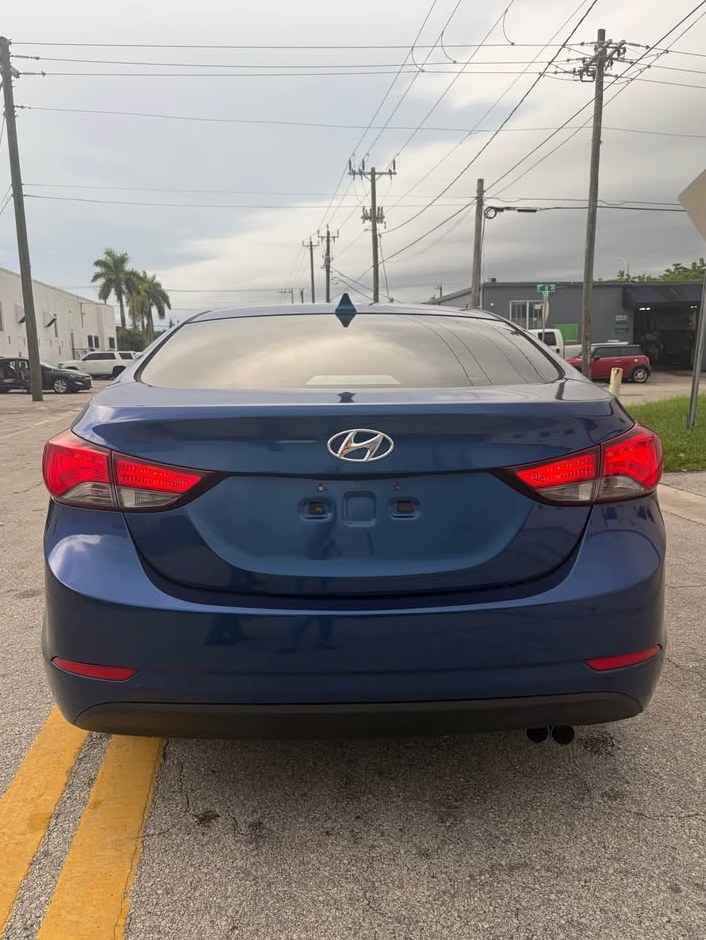 2016 Hyundai Elantra Blue Sedan