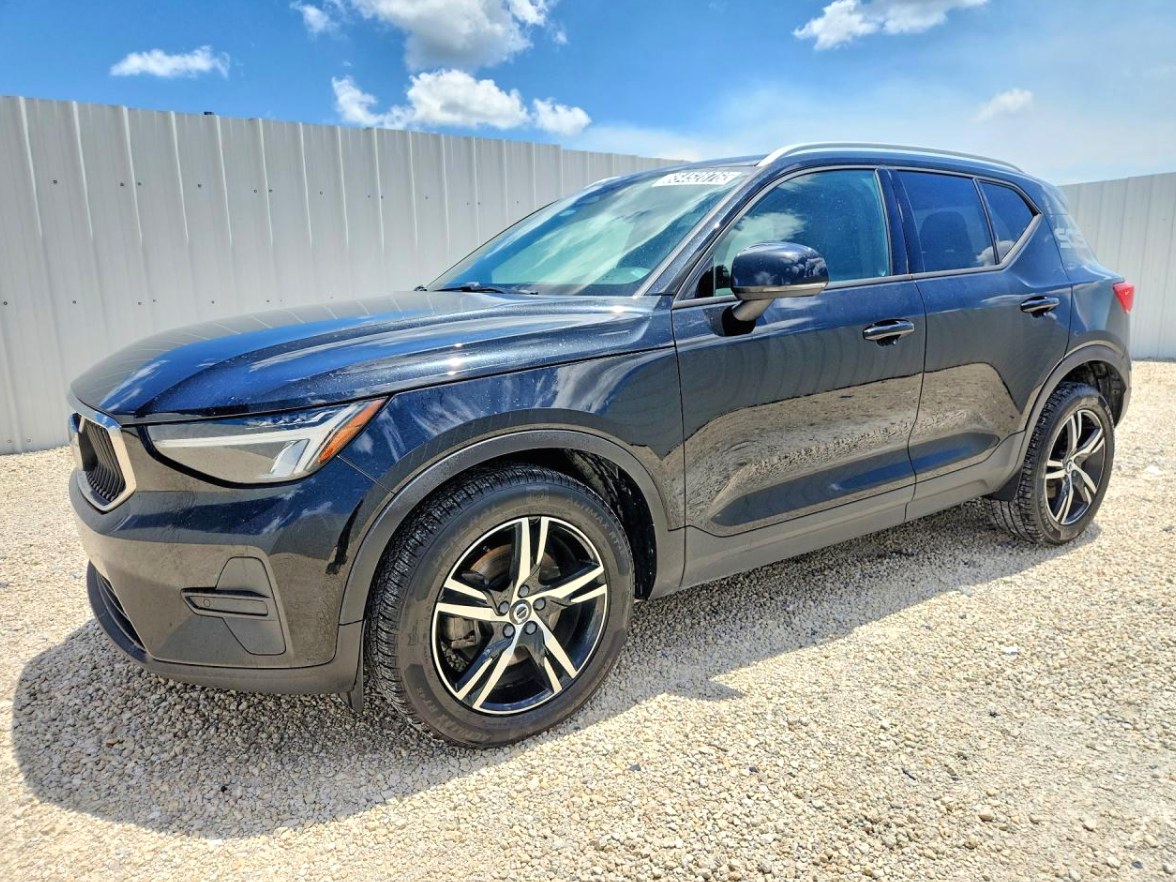 2023 Volvo Xc40