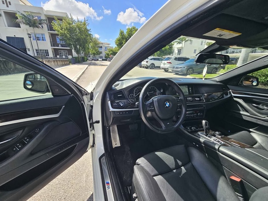 2013 BMW 5 series 550i