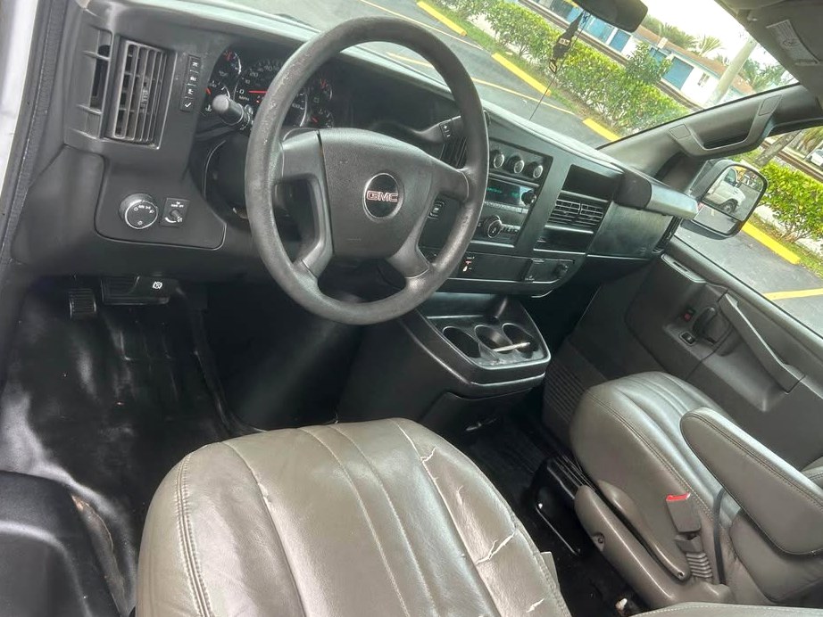 2017 GMC Savana 2500 cargo