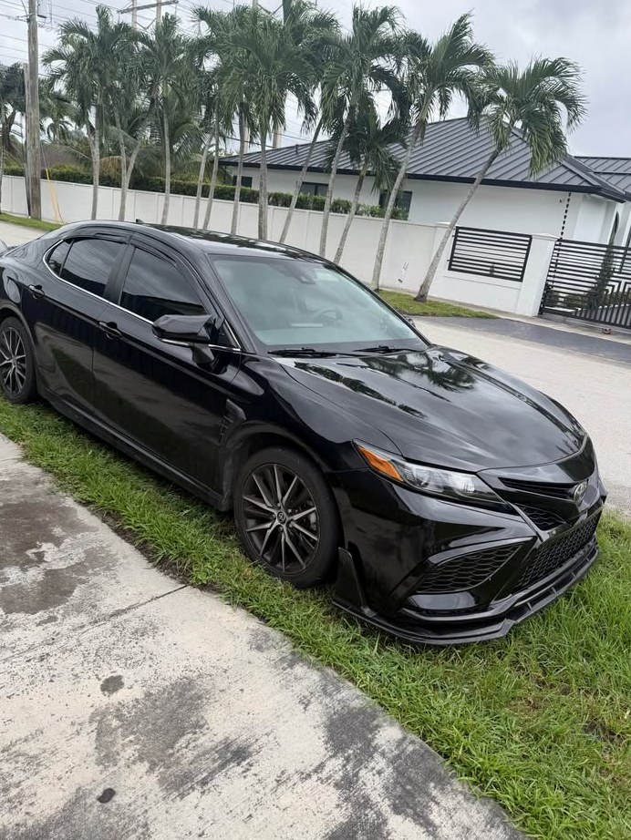 2022 Toyota Camry SE Sedan